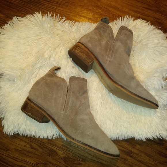 Dolce Vita Suede Tan Tessy Booties - Picture 6 of 15